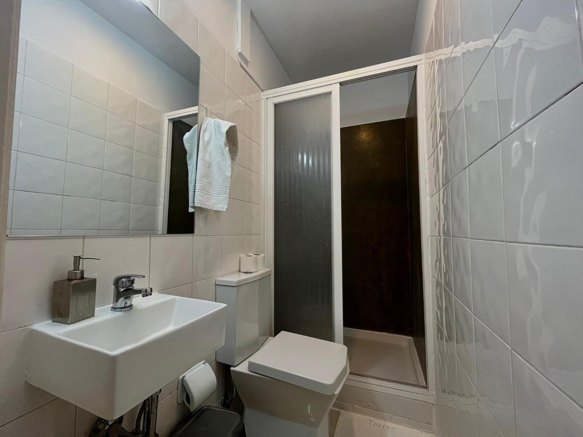 2 Bedroom, 2 Bathroom Apartment - Travessa Da Madalena Lisboa Eksteriør billede