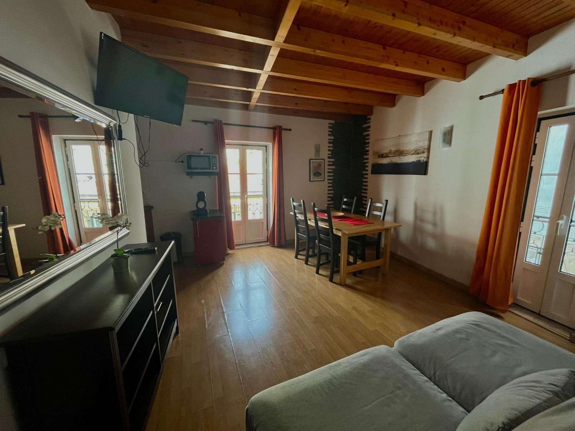 2 Bedroom, 2 Bathroom Apartment - Travessa Da Madalena Lisboa Eksteriør billede